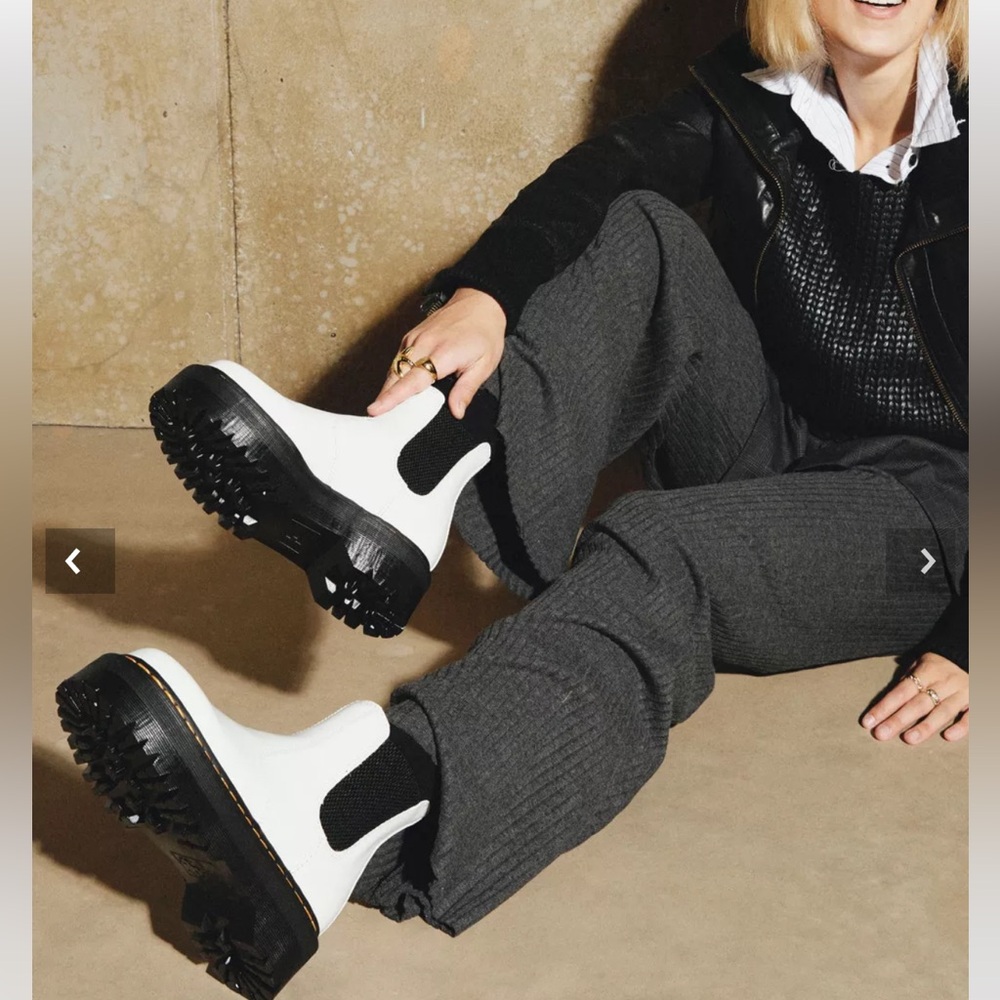 Doc Martens Chelsea Platform Boot